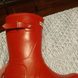 Size 6/7 red Hunter boots